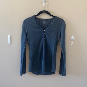 Eddie Bauer long sleeve waffle knit shirt size small gray